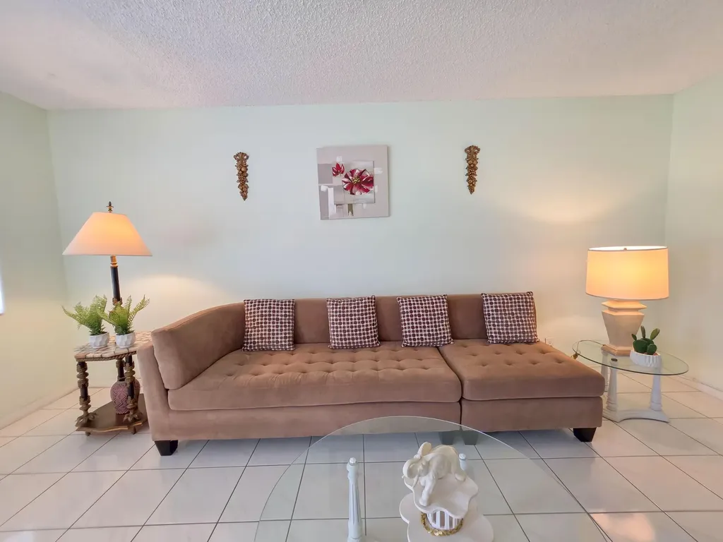 291 Norwich M West Palm Beach FL 33417
