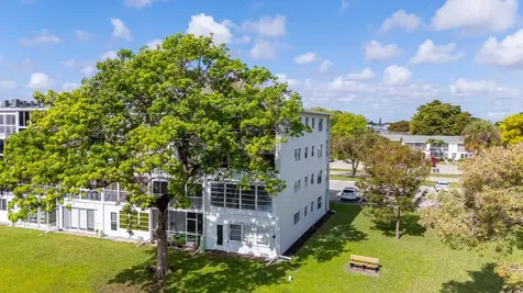3024 Durham A Deerfield Beach FL 33442