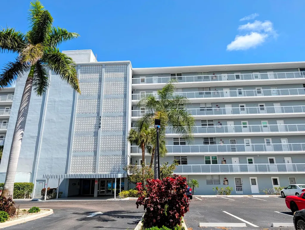 5700 NW 2nd Avenue Boca Raton FL 33487