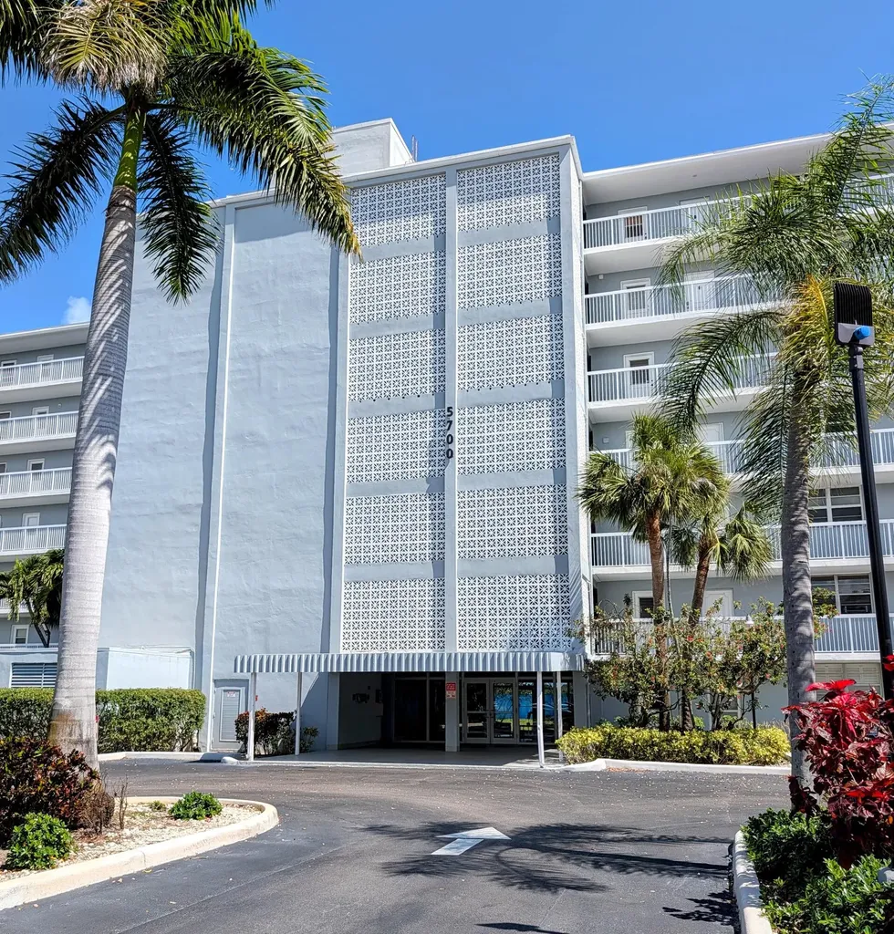 5700 NW 2nd Avenue Boca Raton FL 33487