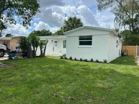1531 W Avenue H W Riviera Beach FL 33404