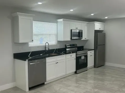 1531 W Avenue H W Riviera Beach FL 33404