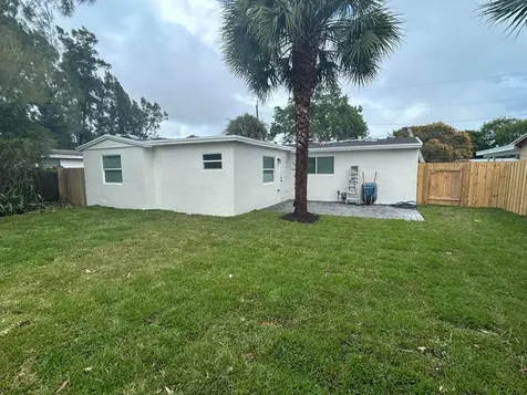 1531 W Avenue H W Riviera Beach FL 33404