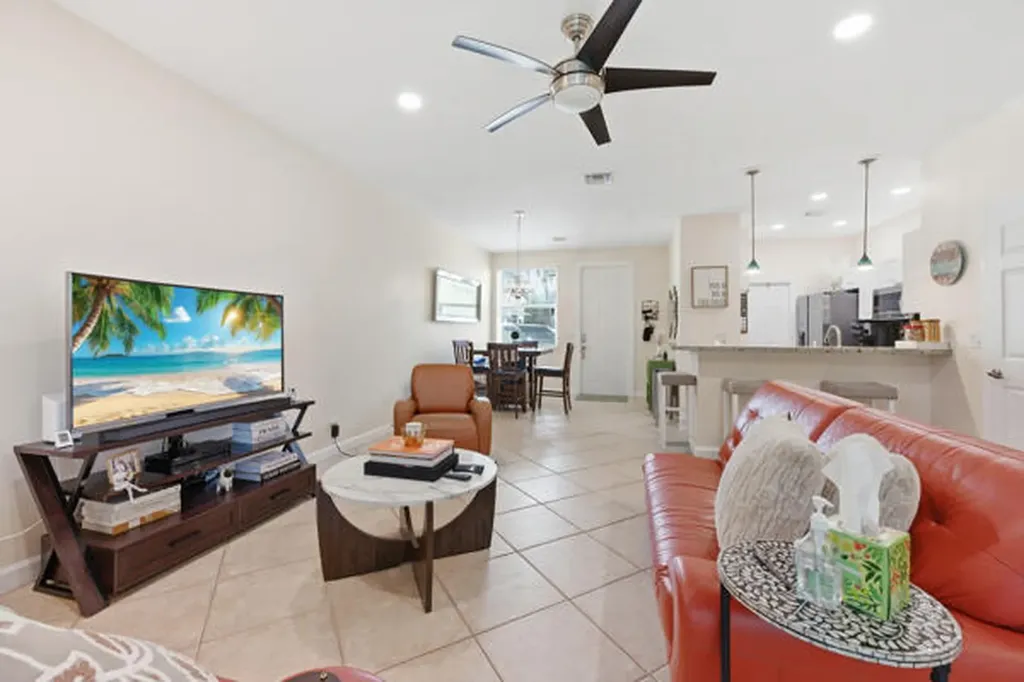 824 SE 4th Court Deerfield Beach FL 33441