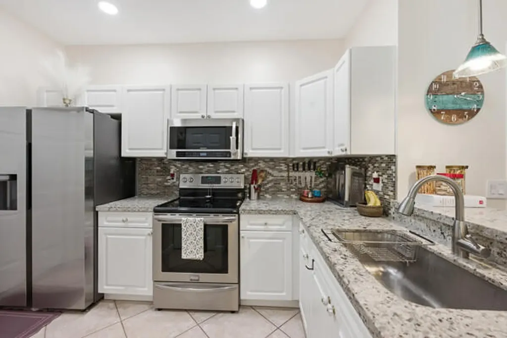 824 SE 4th Court Deerfield Beach FL 33441