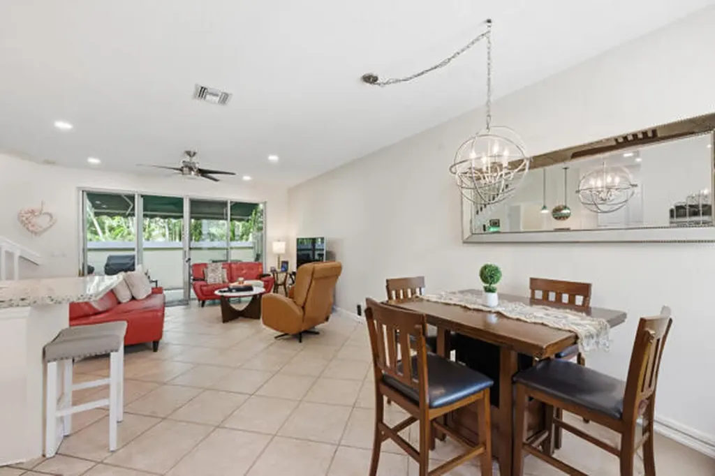 824 SE 4th Court Deerfield Beach FL 33441