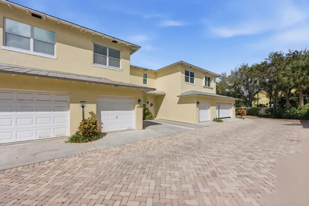 824 SE 4th Court Deerfield Beach FL 33441