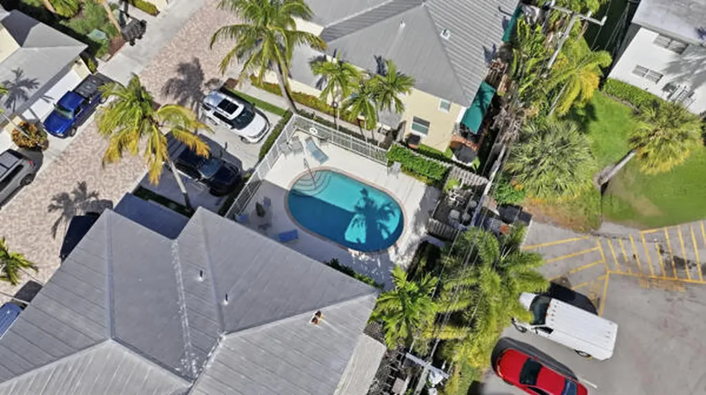 824 SE 4th Court Deerfield Beach FL 33441