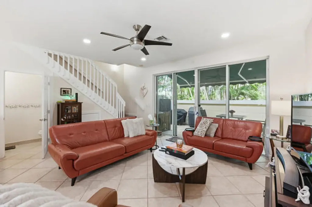 824 SE 4th Court Deerfield Beach FL 33441