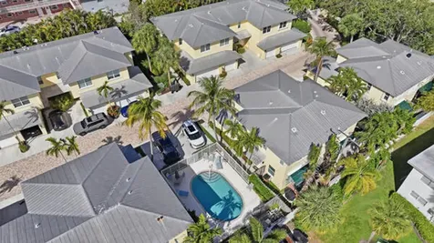 824 SE 4th Court Deerfield Beach FL 33441