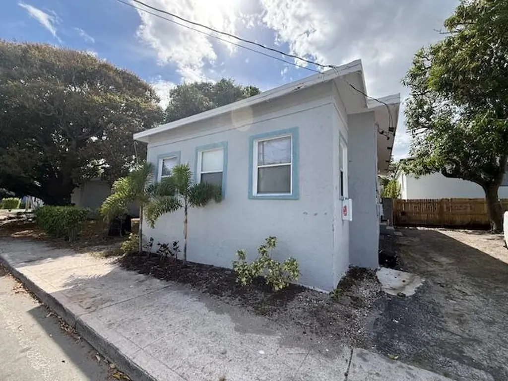 1909 Division Avenue West Palm Beach FL 33407