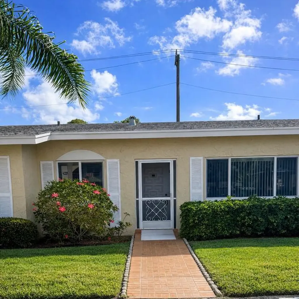 13678 Vía Flora Delray Beach FL 33484