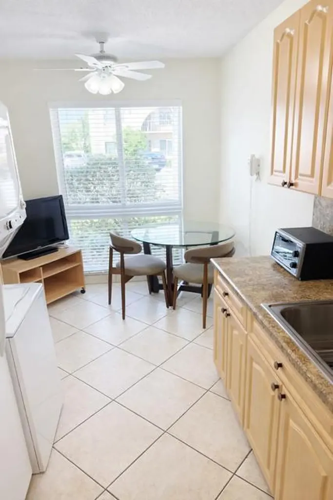 13678 Vía Flora Delray Beach FL 33484