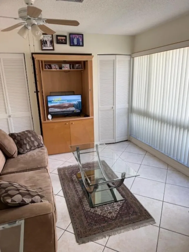 13678 Vía Flora Delray Beach FL 33484