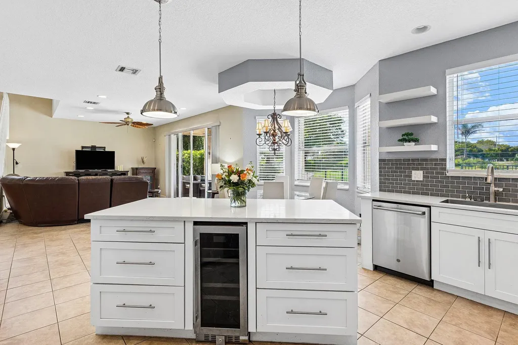2015 Reston Circle Royal Palm Beach FL 33411