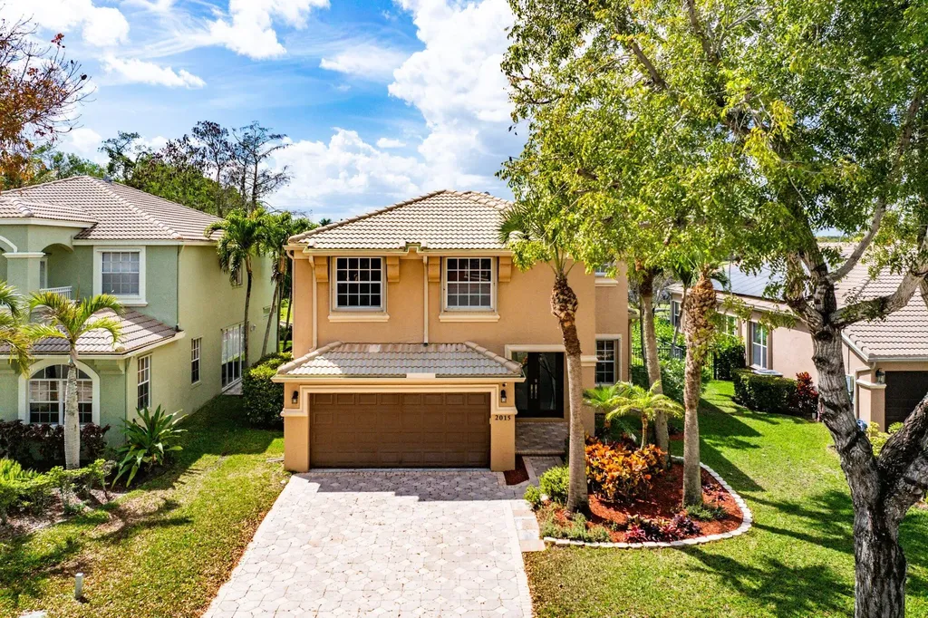 2015 Reston Circle Royal Palm Beach FL 33411