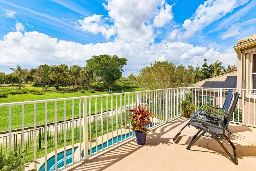 2015 Reston Circle Royal Palm Beach FL 33411