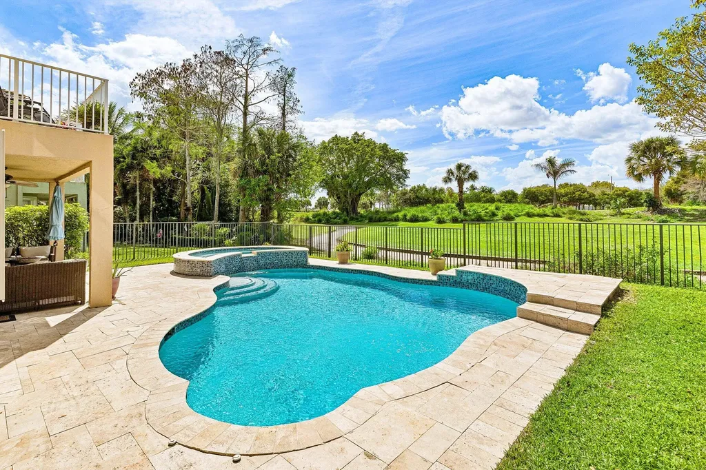 2015 Reston Circle Royal Palm Beach FL 33411