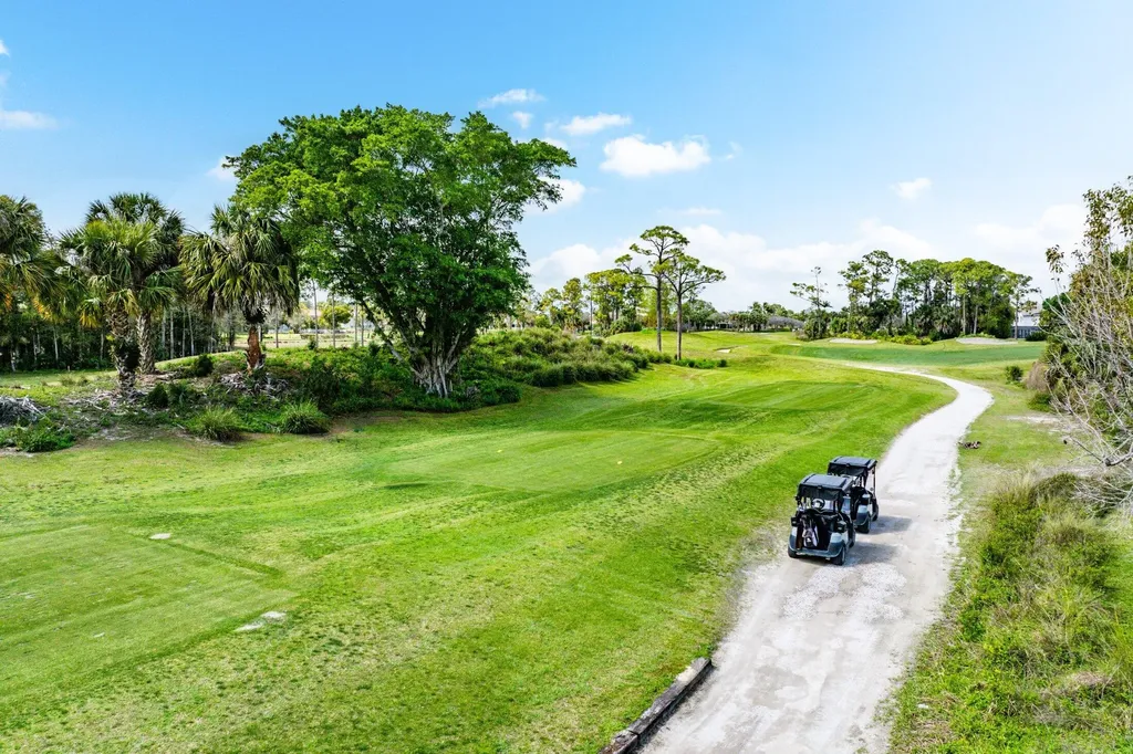 2015 Reston Circle Royal Palm Beach FL 33411