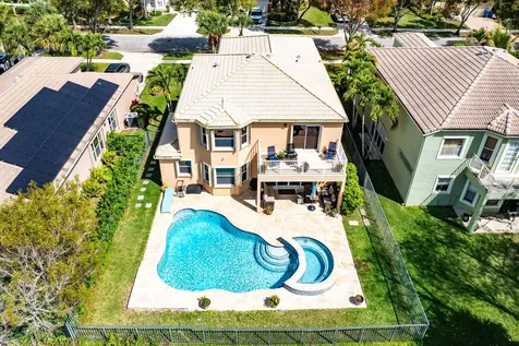 2015 Reston Circle Royal Palm Beach FL 33411