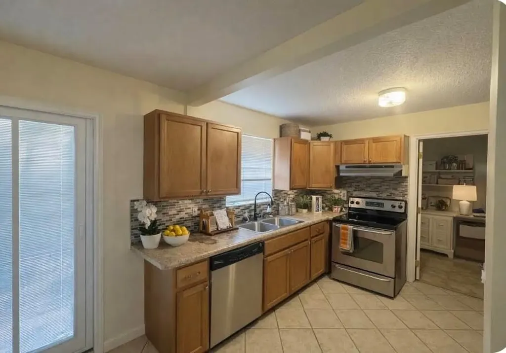 823 Lynnwood Drive Lake Worth Beach FL 33461