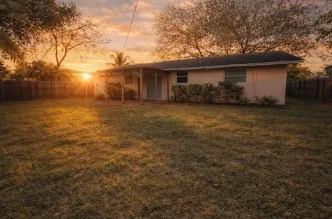 823 Lynnwood Drive Lake Worth Beach FL 33461