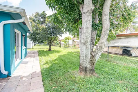 5711 NW 48th Avenue Tamarac FL 33319