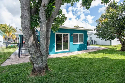 5711 NW 48th Avenue Tamarac FL 33319