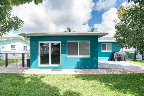5711 NW 48th Avenue Tamarac FL 33319