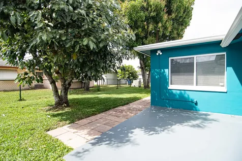5711 NW 48th Avenue Tamarac FL 33319