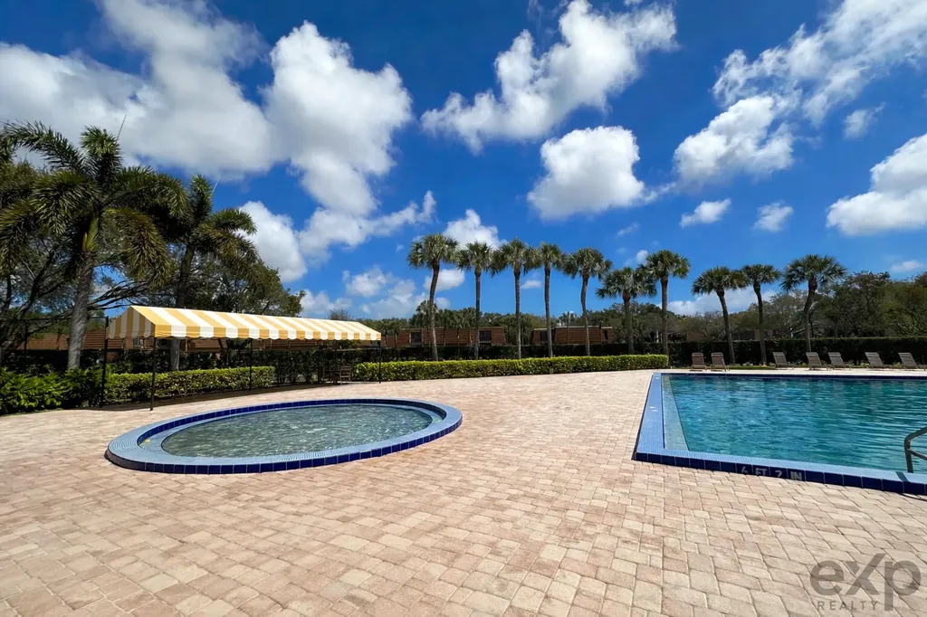 1008 10th Way West Palm Beach FL 33407
