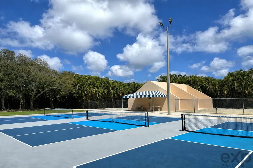 1008 10th Way West Palm Beach FL 33407