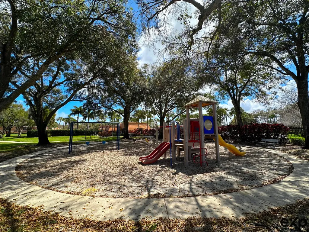 1008 10th Way West Palm Beach FL 33407