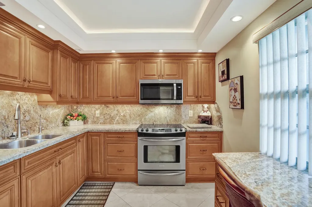 806 Cypress Boulevard Pompano Beach FL 33069