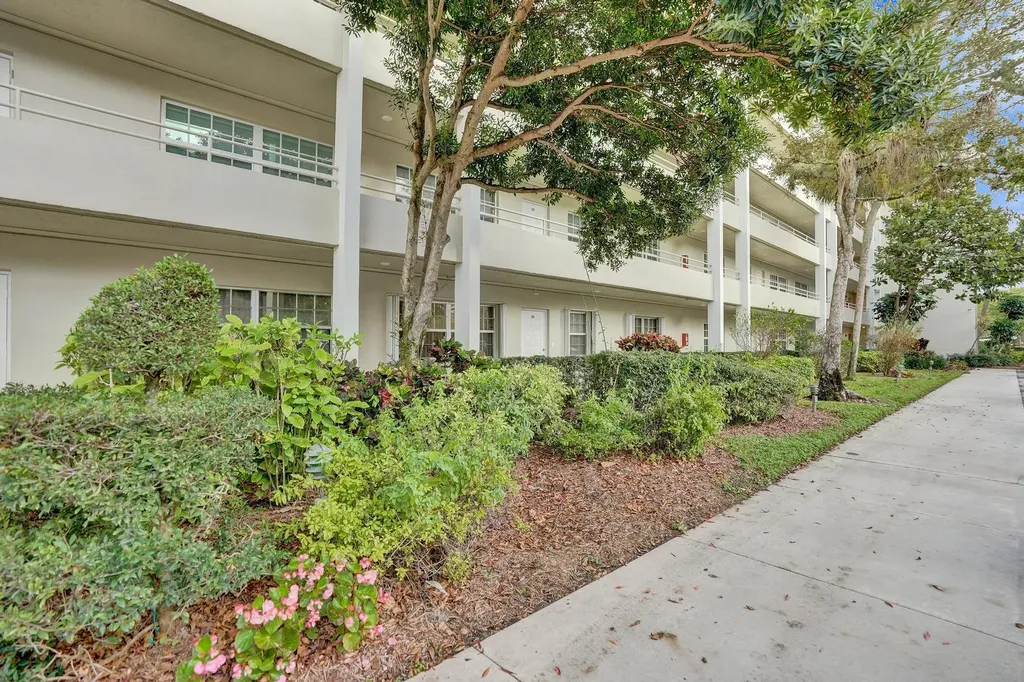 806 Cypress Boulevard Pompano Beach FL 33069