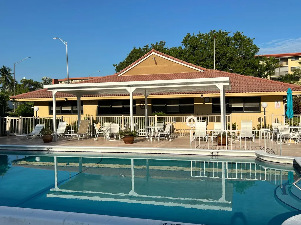 2601 NE 14th Street Pompano Beach FL 33062