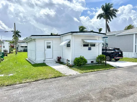 3240 State Street Hollywood FL 33021