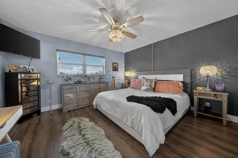 804 SE 7th Street SE Deerfield Beach FL 33441