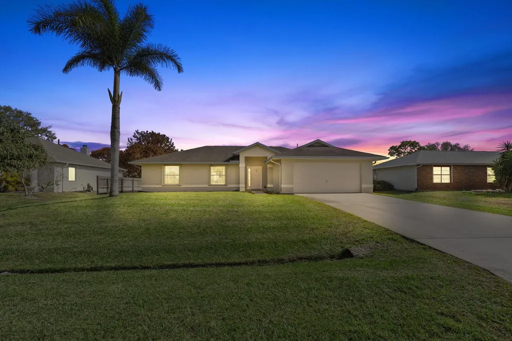 2743 SW District Avenue Port St Lucie FL 34953