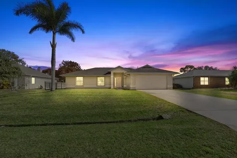2743 SW District Avenue Port St Lucie FL 34953