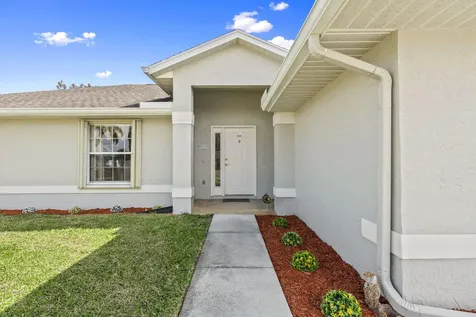 2743 SW District Avenue Port St Lucie FL 34953
