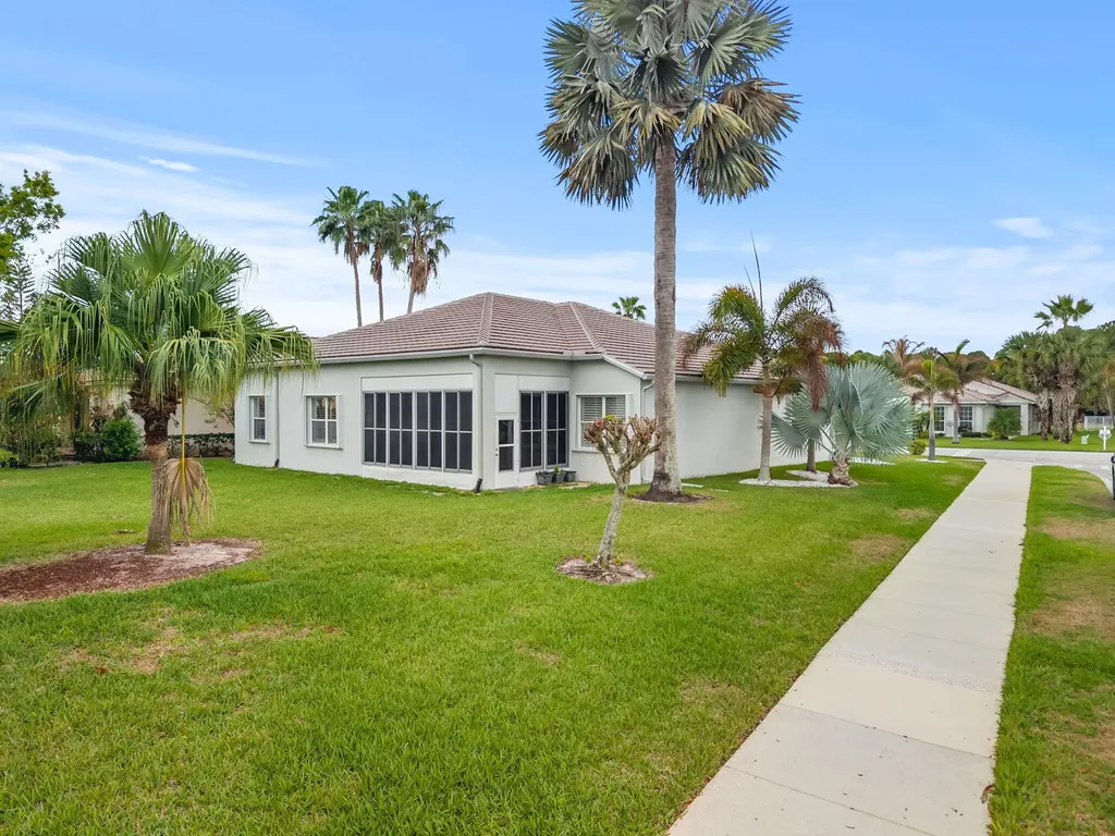 261 SW Lake Forest Way Port St Lucie FL 34986