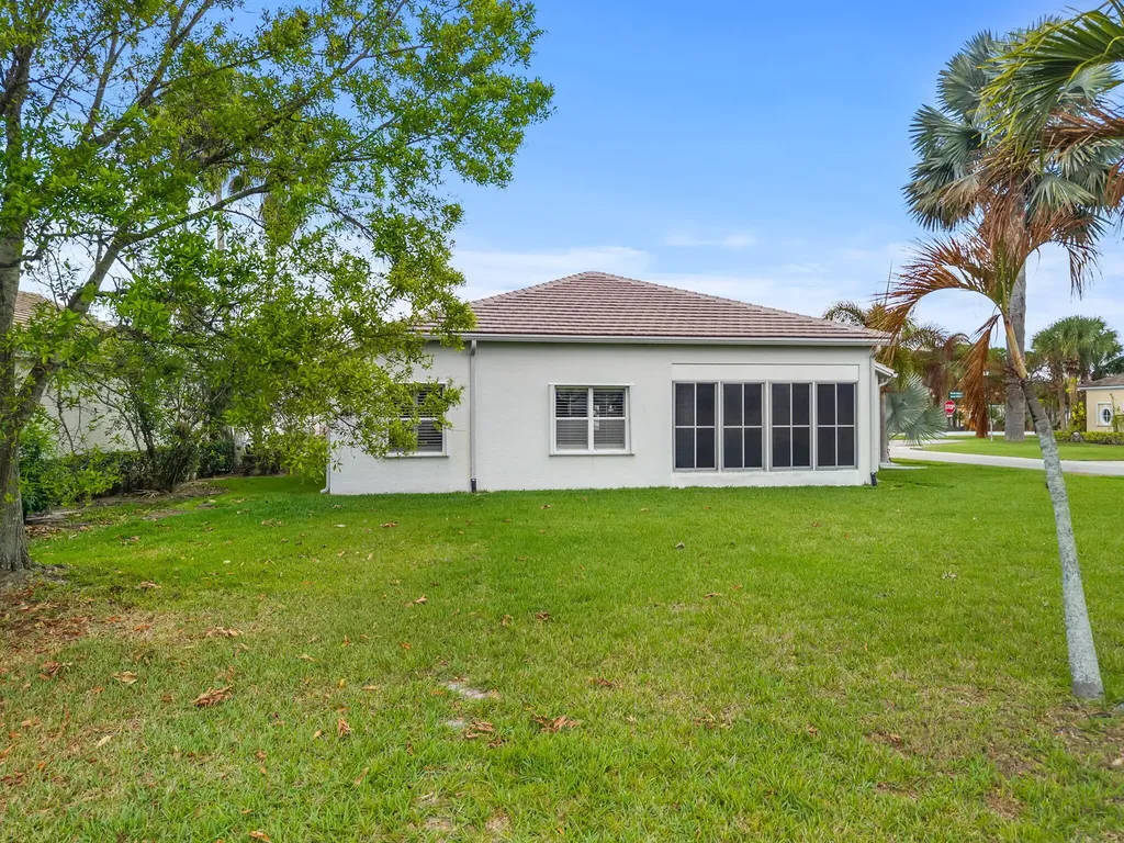 261 SW Lake Forest Way Port St Lucie FL 34986