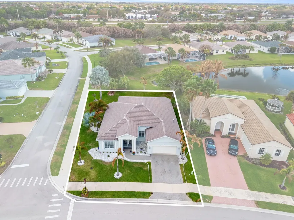 261 SW Lake Forest Way Port St Lucie FL 34986