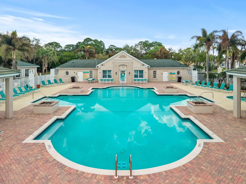 261 SW Lake Forest Way Port St Lucie FL 34986