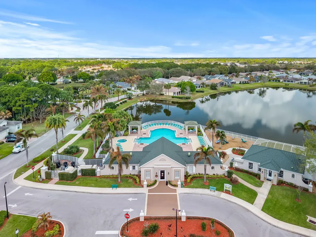 261 SW Lake Forest Way Port St Lucie FL 34986