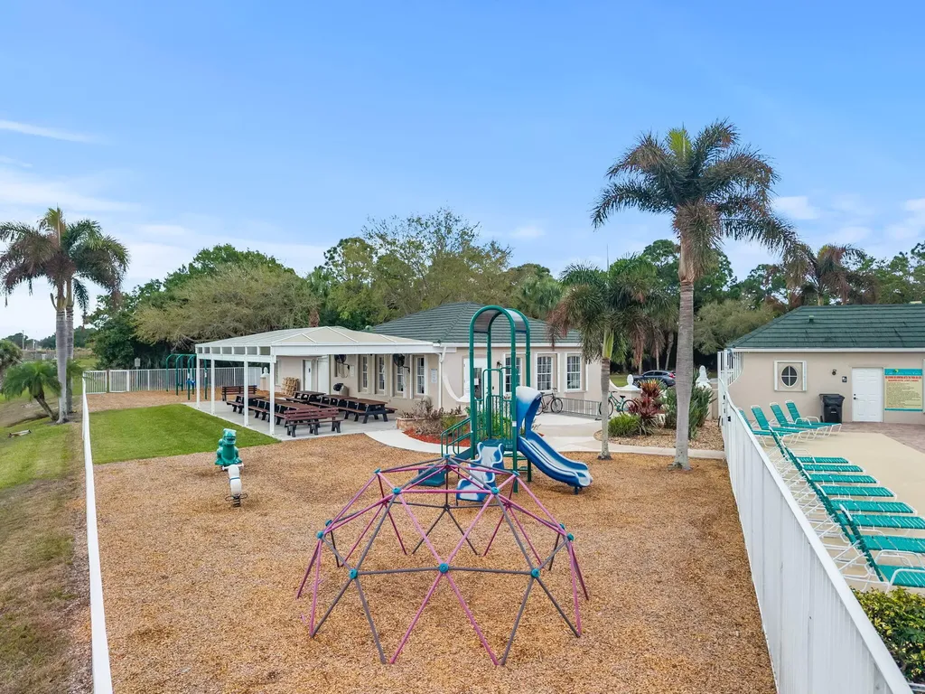 261 SW Lake Forest Way Port St Lucie FL 34986