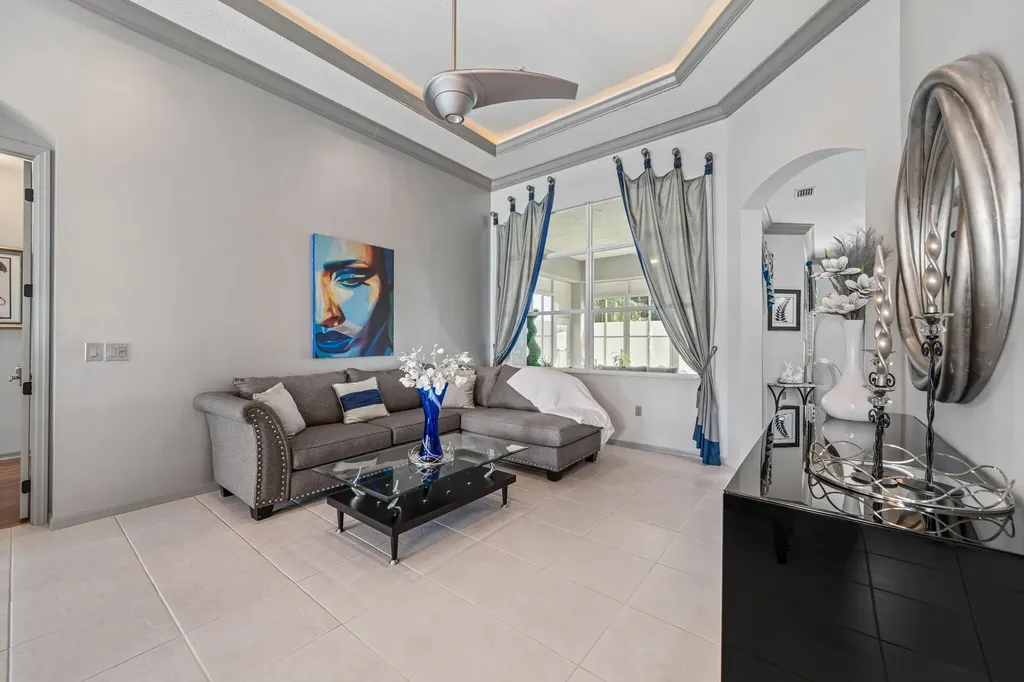 261 SW Lake Forest Way Port St Lucie FL 34986