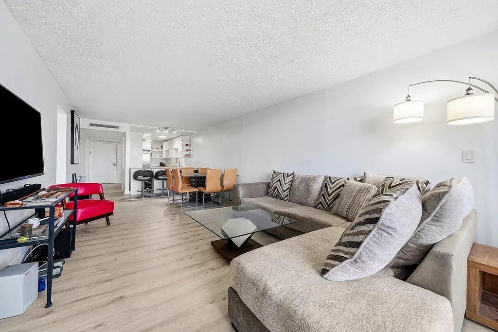 6 Royal Palm Way Boca Raton FL 33432