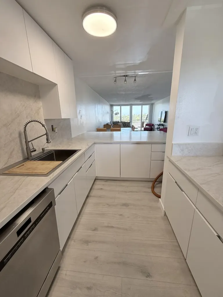 6 Royal Palm Way Boca Raton FL 33432